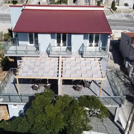 Velvet * Starigrad Paklenica